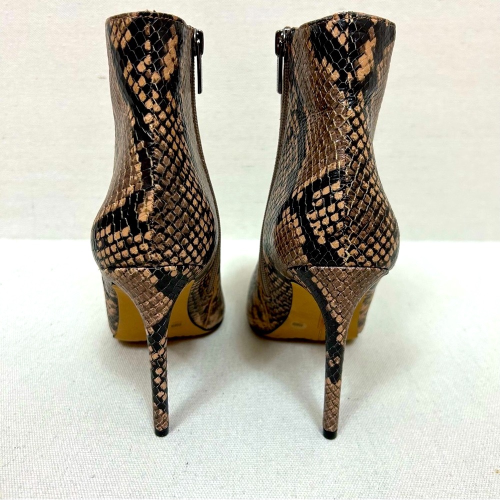 Vince Camuto Feninda Brown Snakeskin Ankle Booties SZ 8.5